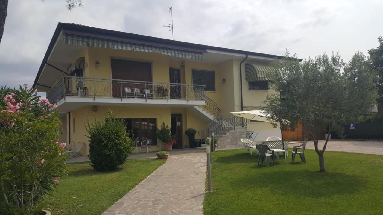 Appartamento Il Melograno Песк'єра-дель-Гарда Екстер'єр фото